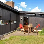 Amazing In With Kitchen Holiday home
