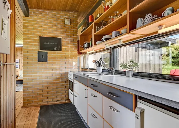 Amazing In With Kitchen *